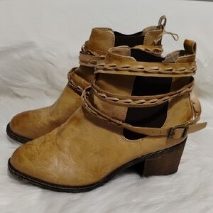 Vintage 93 Tan Ankle Booties with Braided Straps & Chunky Heel 8.5 #47